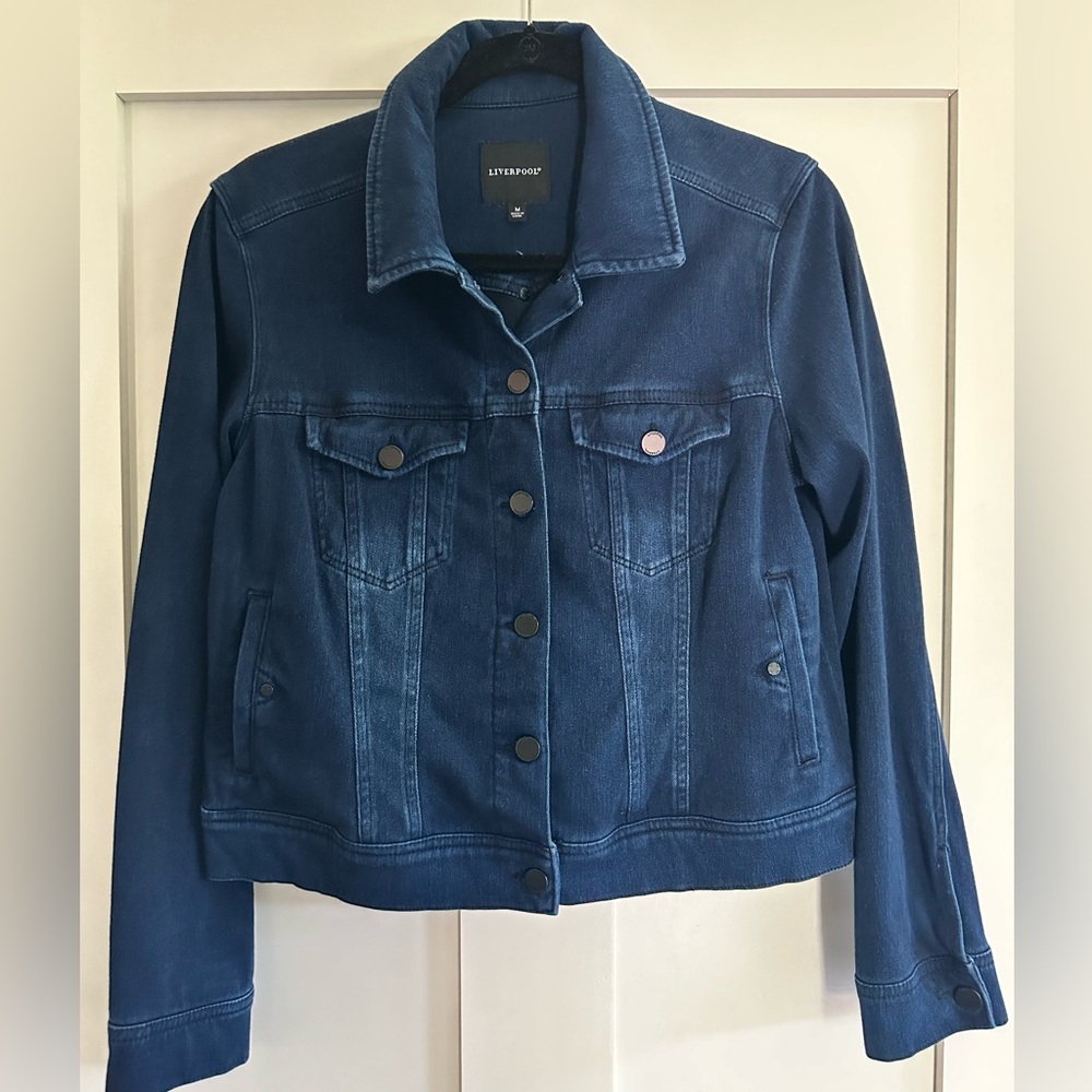 Jean jacket in dark denim size M